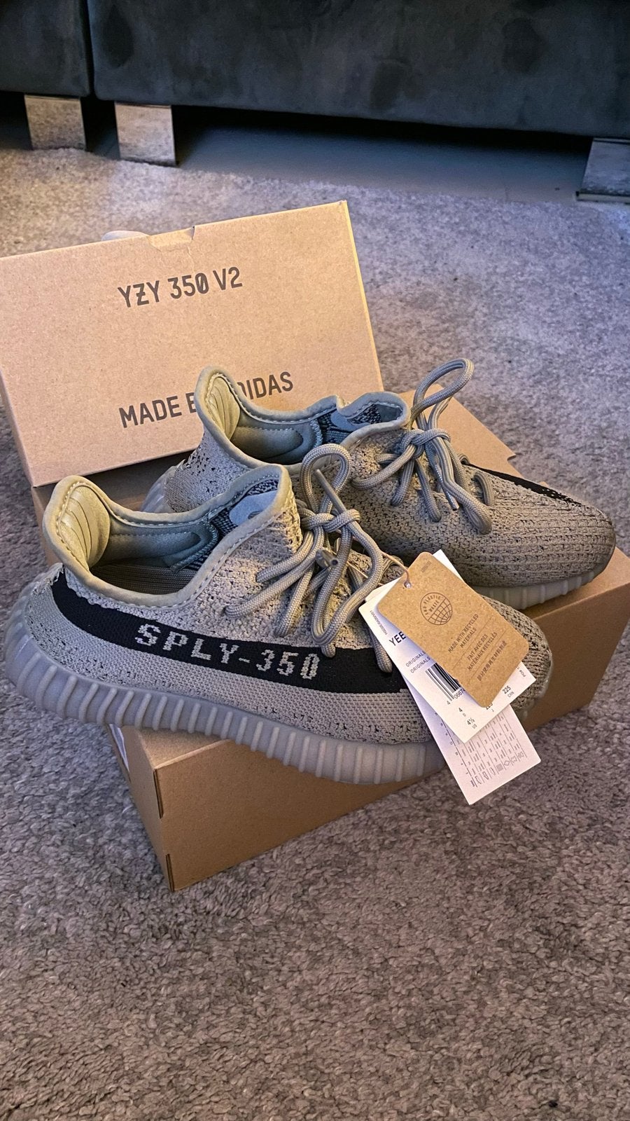 Yeezy 350 - Maat 36 2/3, Kleding | Dames, Ophalen of Verzenden, Nieuw, Grijs, Sneakers of Gympen
