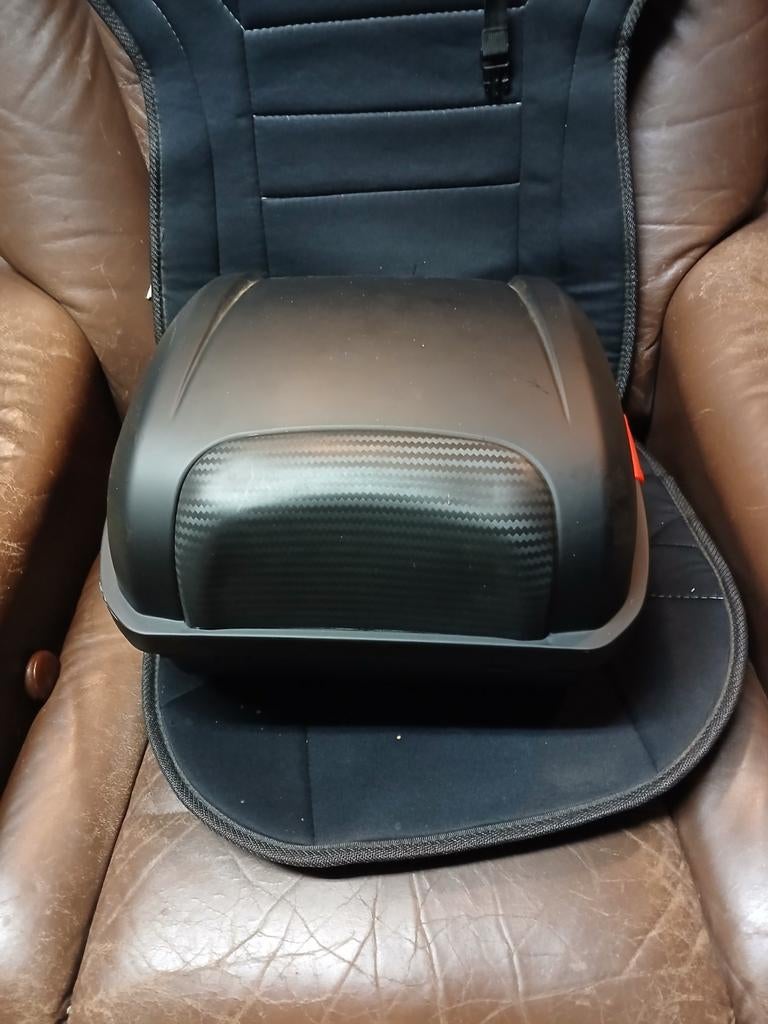 Topkoffer met rugsteun en twee sleutels, Motoren, Ophalen of Verzenden