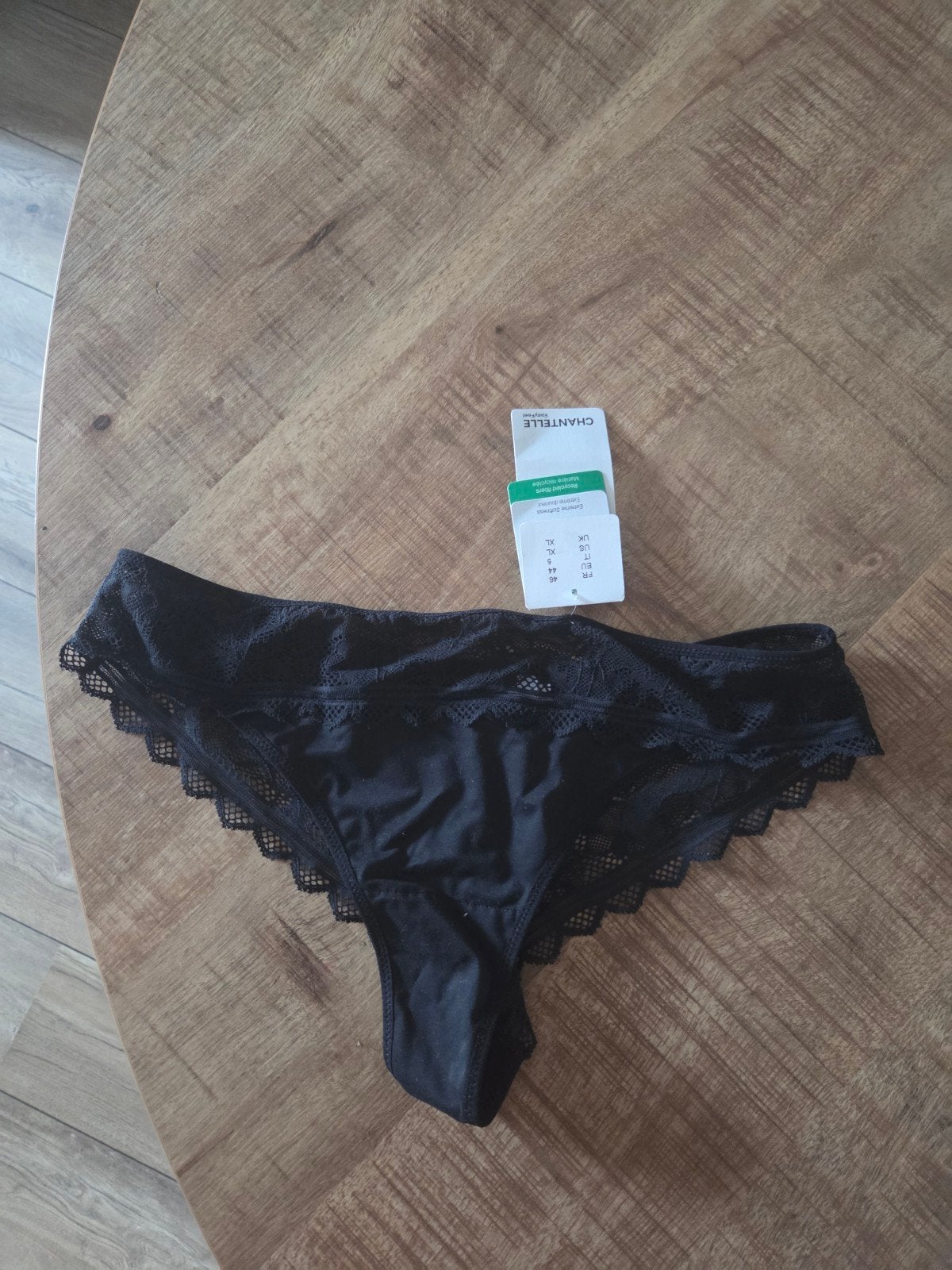 Nieuw met kaartje: Chantelle Floral Touch string, Chantelle, Ophalen of Verzenden, Zwart, String