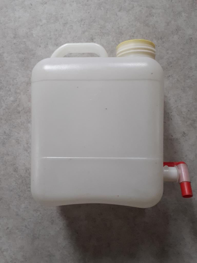 Camping jerrycans, Ophalen of Verzenden, Zo goed als nieuw