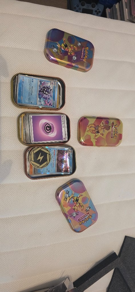 GEOPEND pokemon tcg scarlet and violet 151 mini tin  3 STUKS, Ophalen of Verzenden, Zo goed als nieuw, Meerdere kaarten