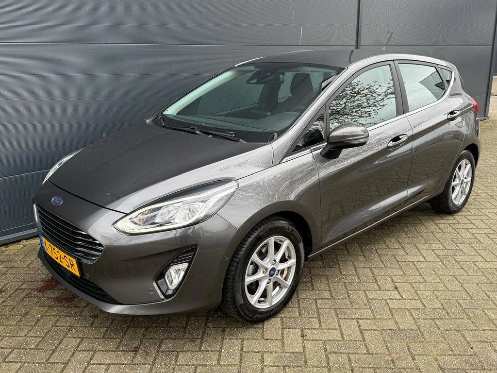 Ford Fiesta 1.0 EcoBoost Titanium/Navi/camera/carplay/Airco/, Auto's, Ford, Voorwielaandrijving, Euro 6, 1064 kg, 49 €/maand