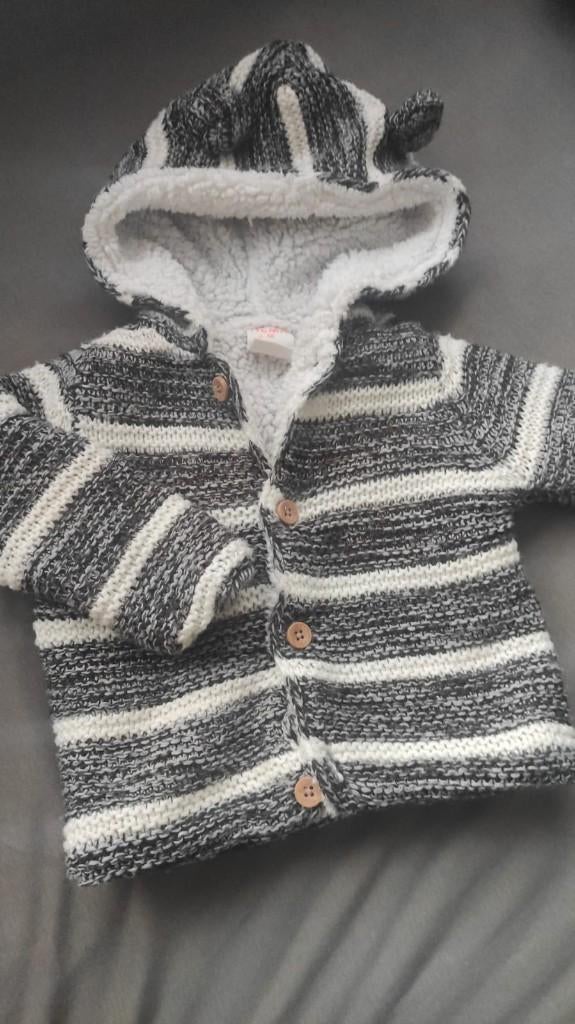 Stoer babyjasje of vestje voor jongetje maat 50, Kinderen en Baby's, Babykleding | Maat 50, Truitje of Vestje, Ophalen of Verzenden