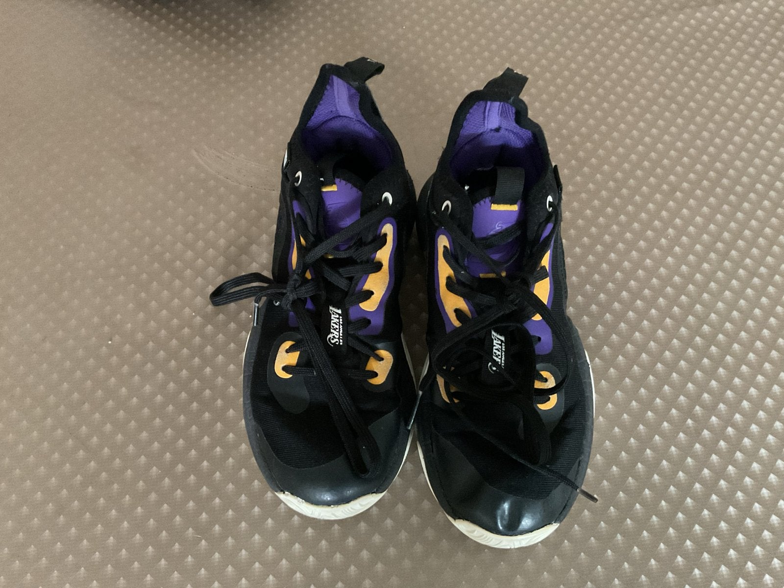 Zwarte NBA Lakers Basketbal schoenen mt 38, Ophalen of Verzenden, Zo goed als nieuw, Schoenen