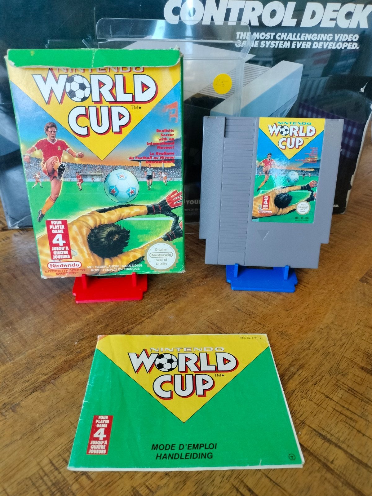 Nintendo World Cup NES - Compleet met doos en handleiding, Gebruikt, Eén computer, Ophalen of Verzenden, Sport