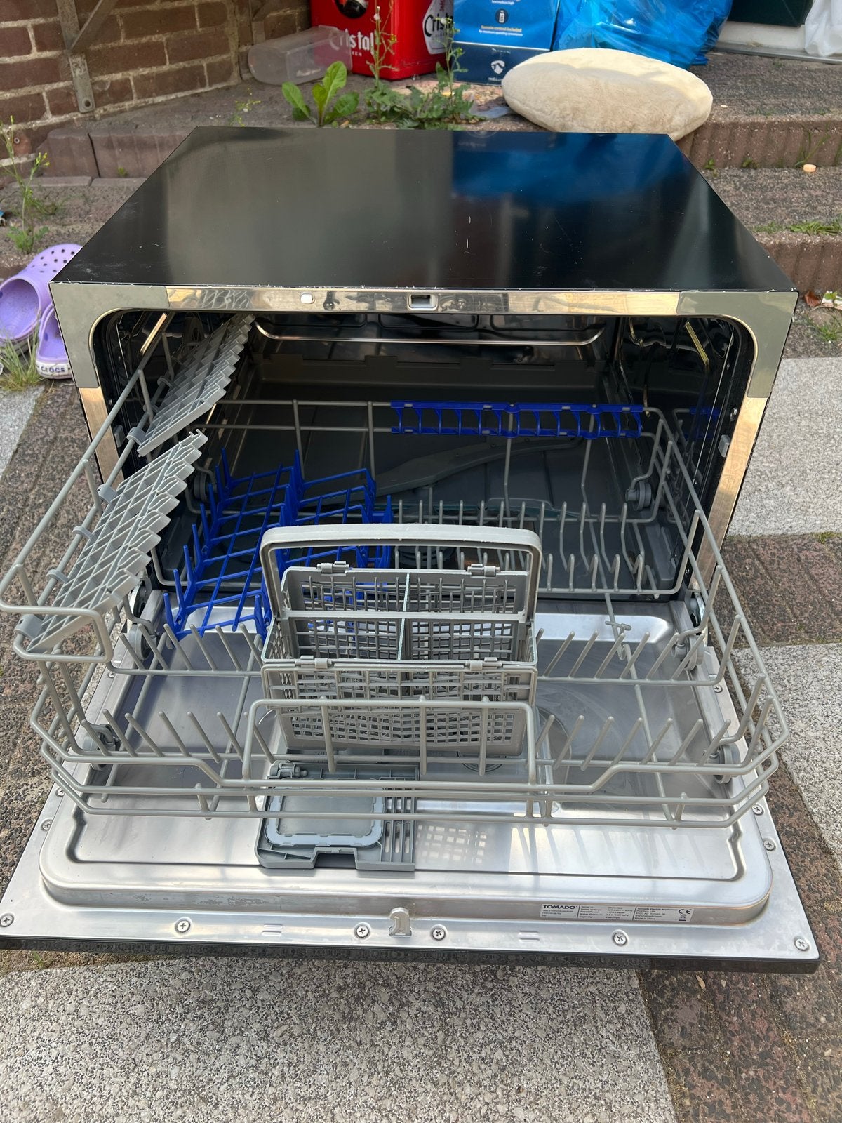 Tomado Vrijstaande Vaatwasser - Zwart, Compact Model, Witgoed en Apparatuur, Vaatwasmachines, Ophalen, Gebruikt, Minder dan 85 cm