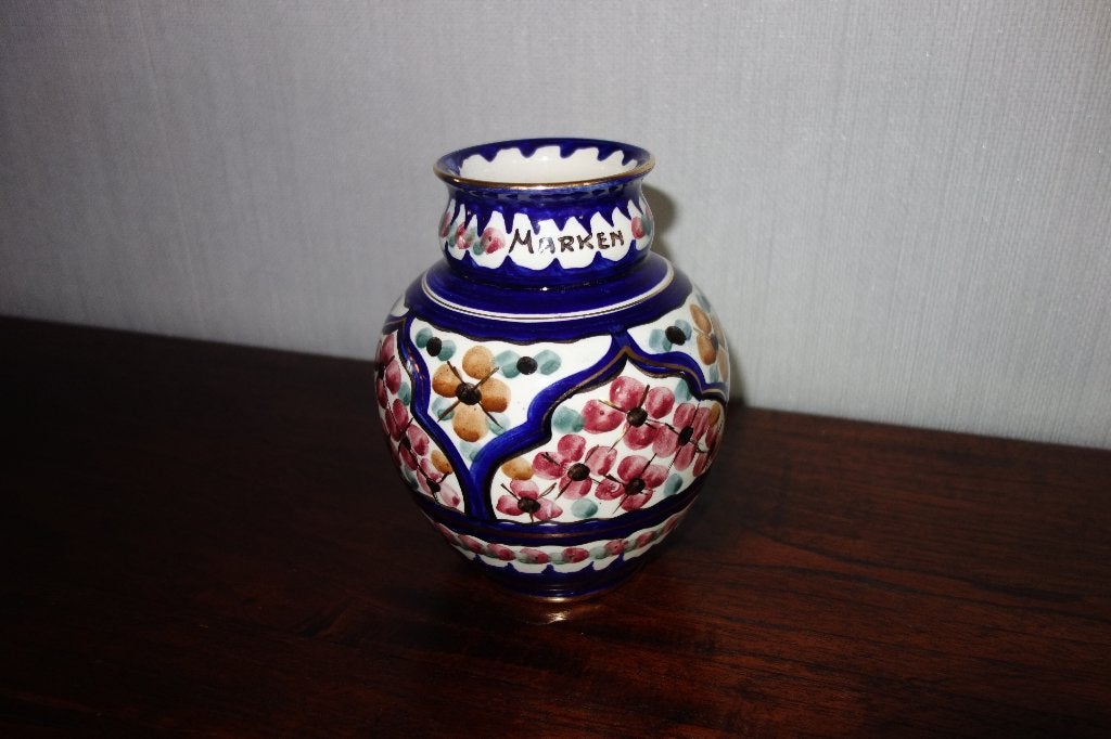 Vaas aardewerk majolica, Marken, Ophalen of Verzenden, Zo goed als nieuw, Blauw