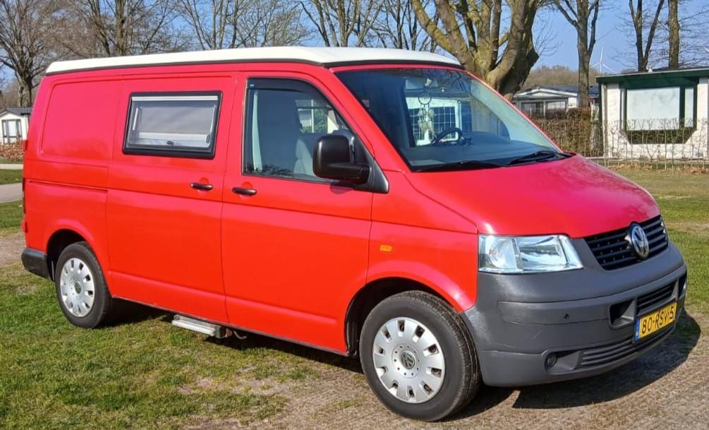 Volkswagen Transporter T5 Camperbus 1.9 TDI 2004 APK mei '27, Caravans en Kamperen, Campers, Buscamper of Camperbus, Volkswagen