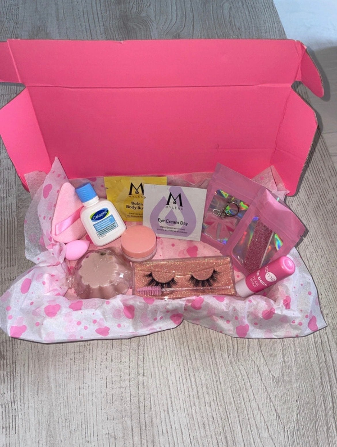 Roze Beauty Box met Make-up en Verzorgingsproducten, Gehele gezicht, Nieuw, Ophalen of Verzenden, Make-up