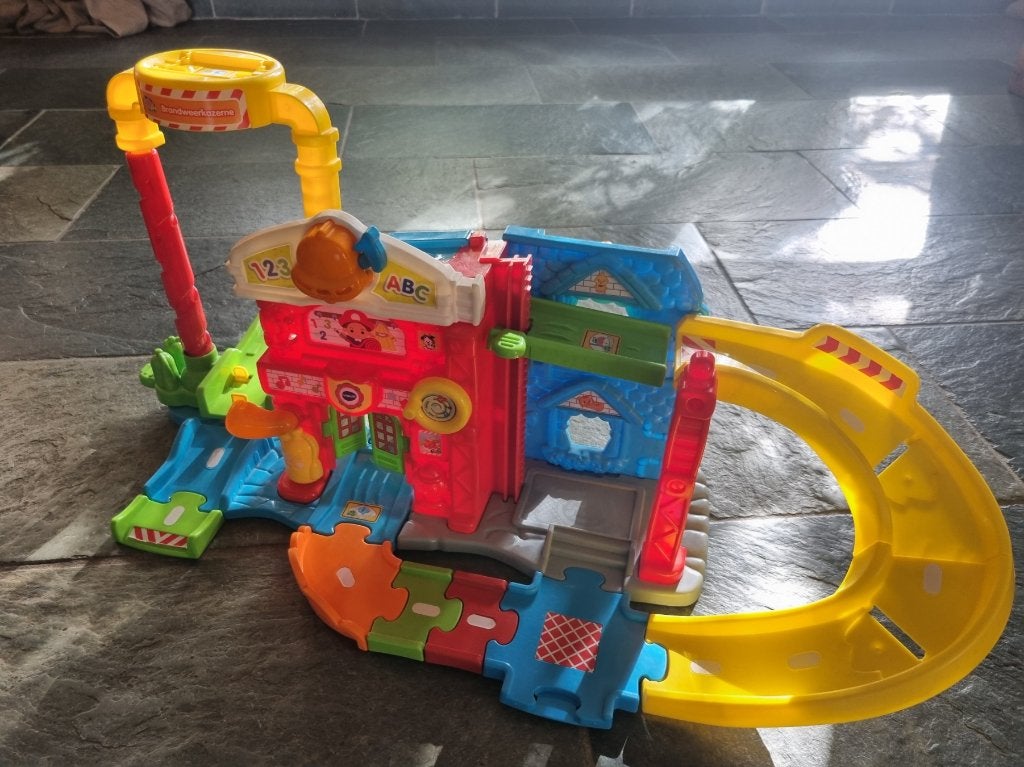 Vtech brandweerkazerne + auto, Ophalen, Zo goed als nieuw