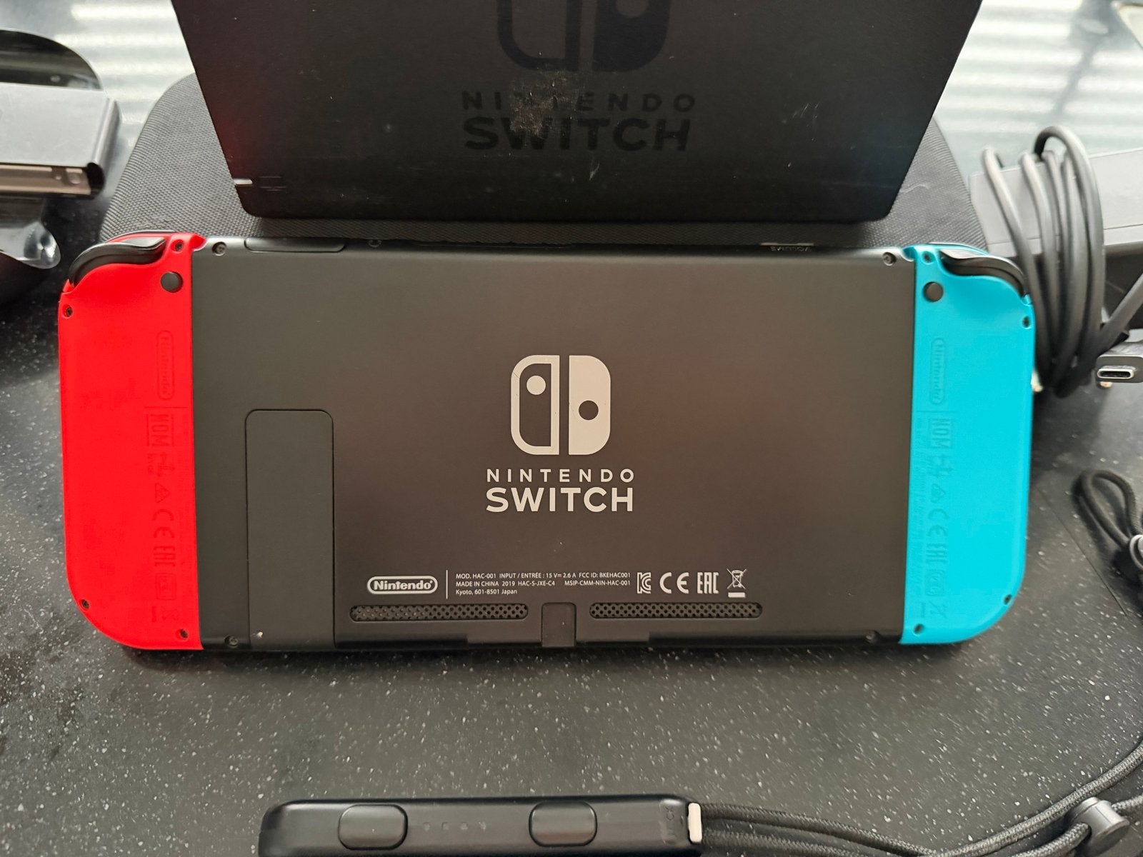 Foto 4 van Nintendo Switch Original met Joy-Cons en Dock