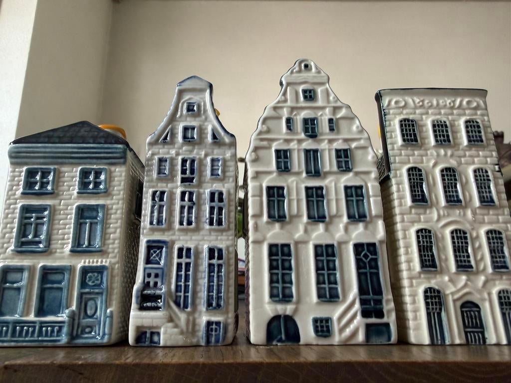 KLM huisjes 26, 27, Verzamelen, KLM Huisjes, Ophalen of Verzenden, Zo goed als nieuw, 21 t/m 40, Gevuld