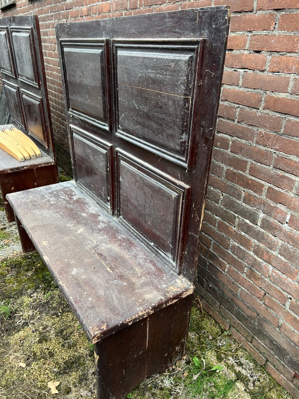 Muurbank hout 2x gratis, Ophalen