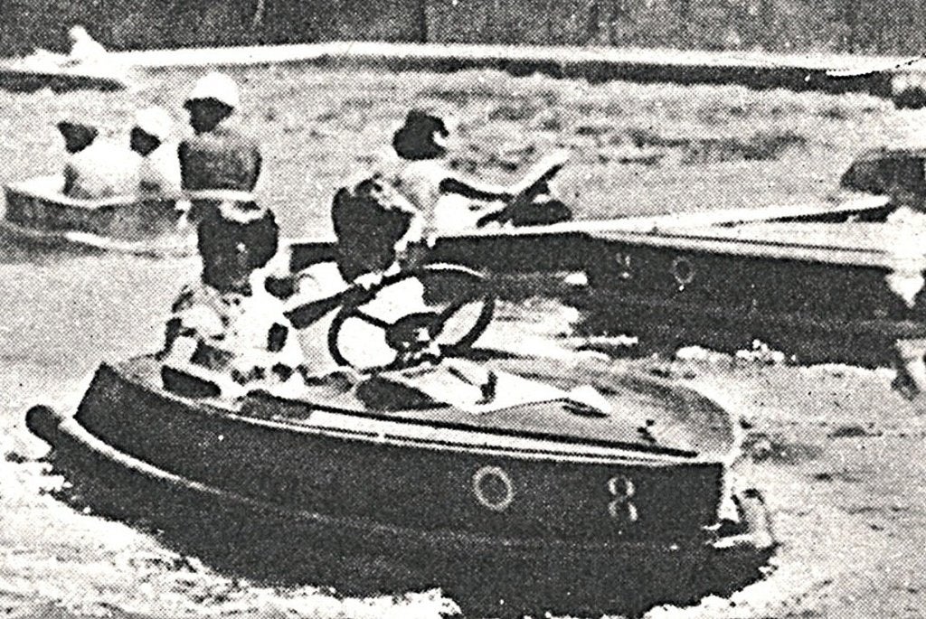 949060	Paterswolde	Drenthe	Twee Provinciën	Waterscooter, Ophalen of Verzenden, 1940 tot 1960, Ongelopen, Drenthe