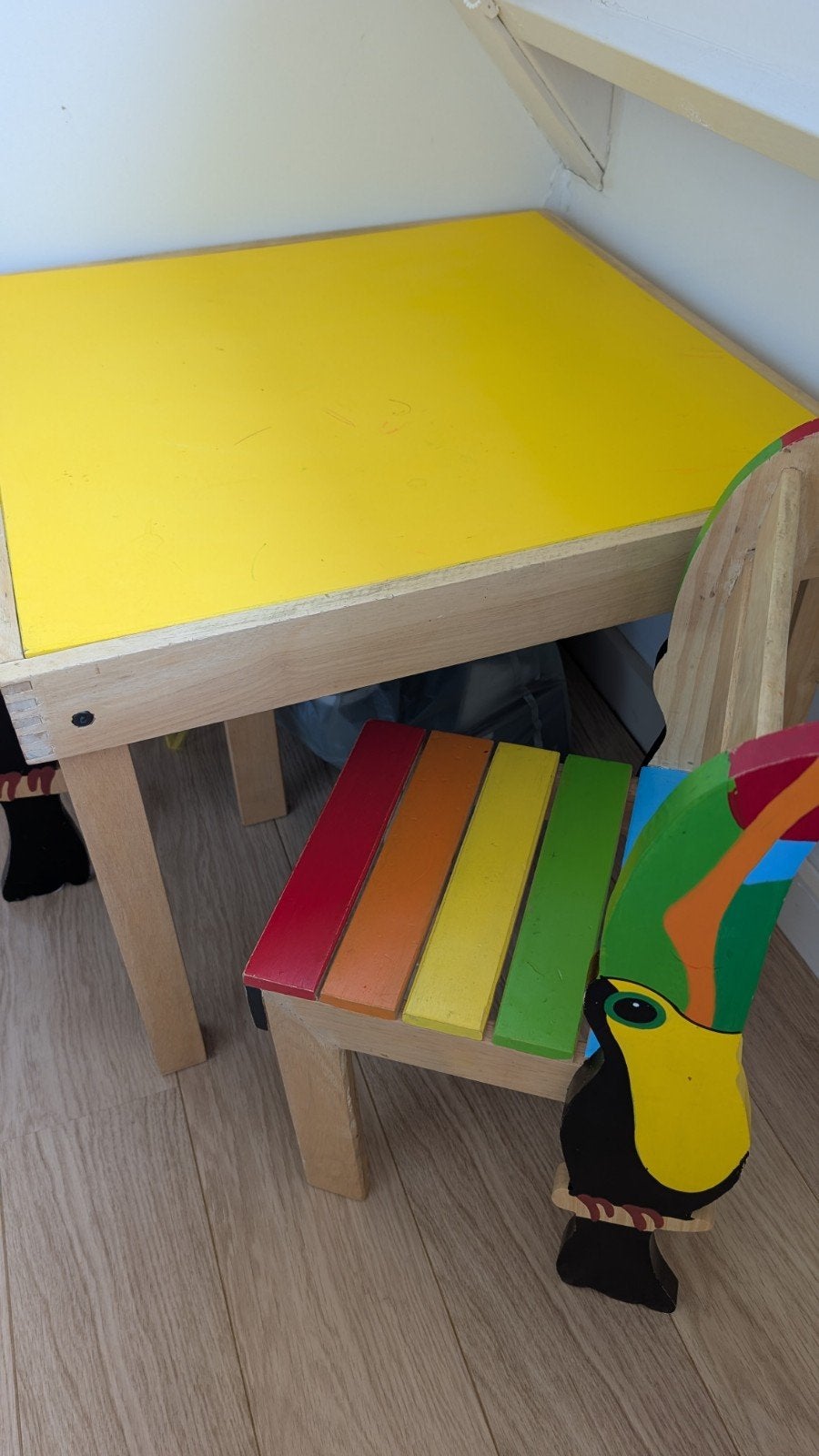 Leuke kinder tafel met stoeltjes (toekan design), Ophalen, Gebruikt, Tafel(s) en Stoel(en)