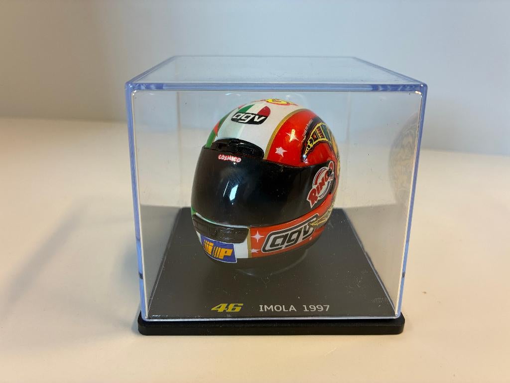 69760: Helm - MotoGP - Valentino Rossi - Imola 1997 - 1:5, Hobby en Vrije tijd, Modelauto's | 1:5 tot 1:12, Overige typen, Zo goed als nieuw