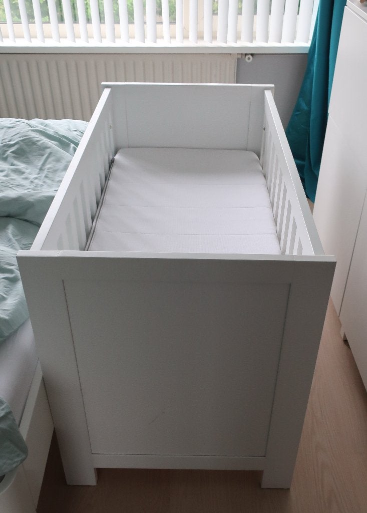 2x Basicline ledikant 120x60 met IKEA matras (prijs p.st.), Kinderen en Baby's, Babywiegjes en Ledikanten, Gebruikt, Ledikant