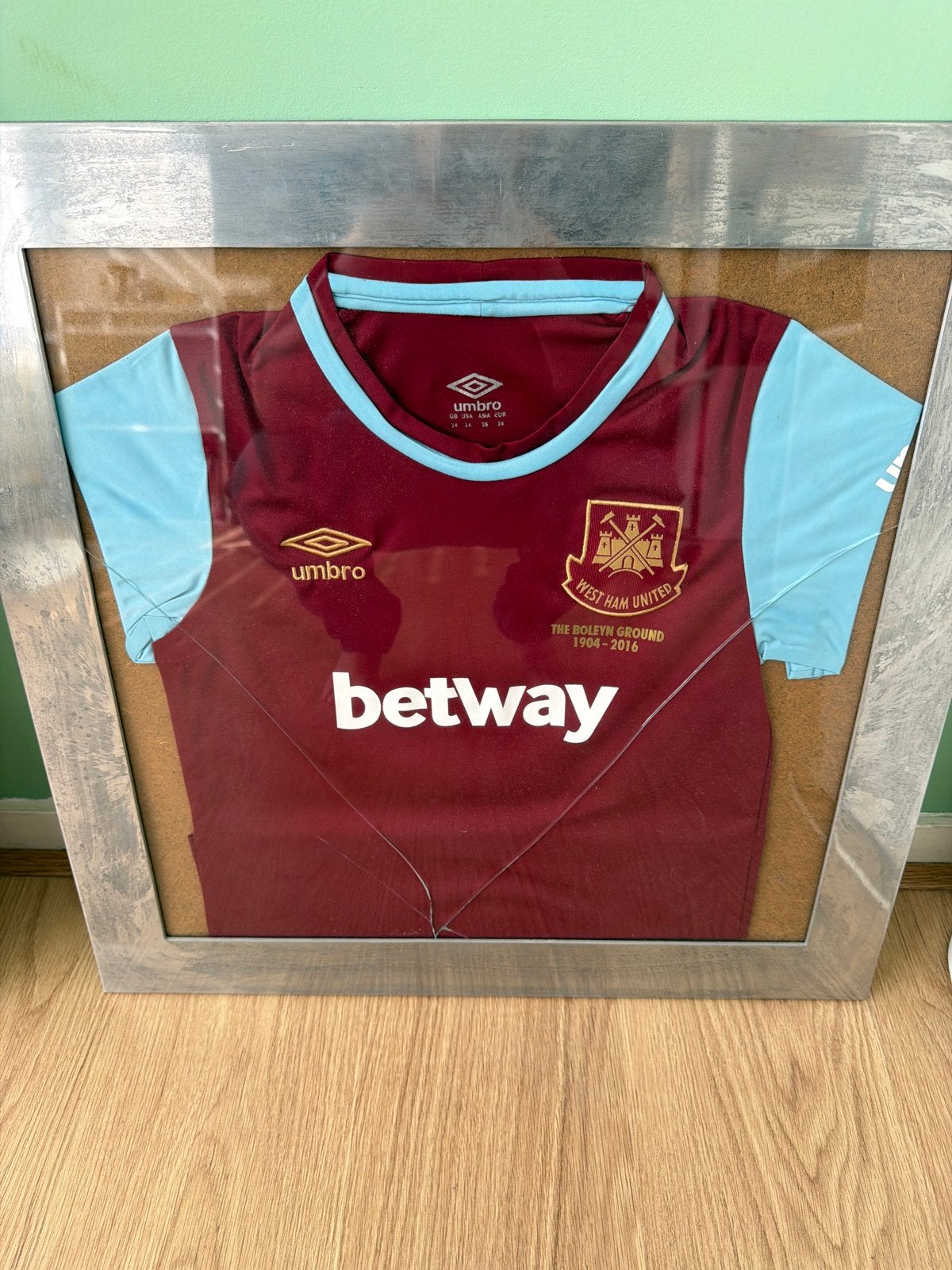 West Ham United Shirt Ingelijst - The Boleyn Ground, Maat M, Ophalen, Zo goed als nieuw, Shirt