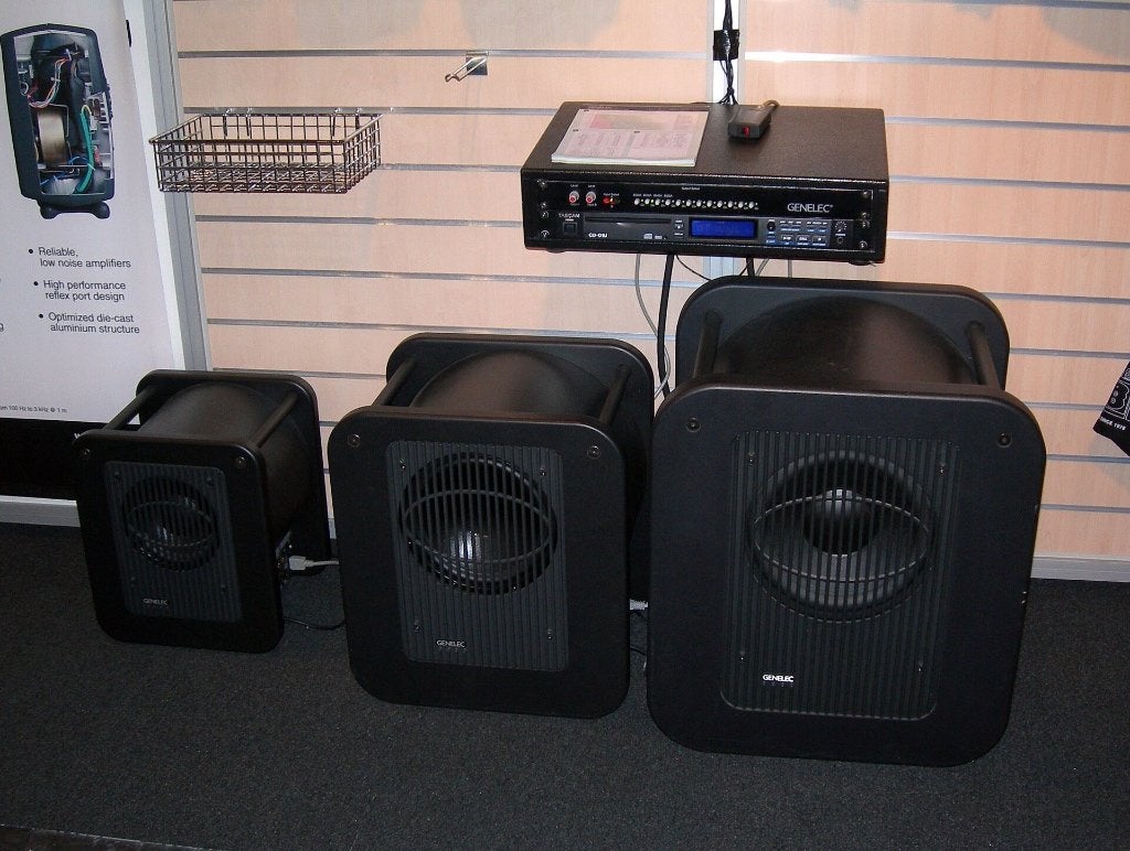 GEZOCHT: Genelec 7050B / 7050C / 7060B subwoofer, Ophalen of Verzenden, Subwoofer, Overige merken
