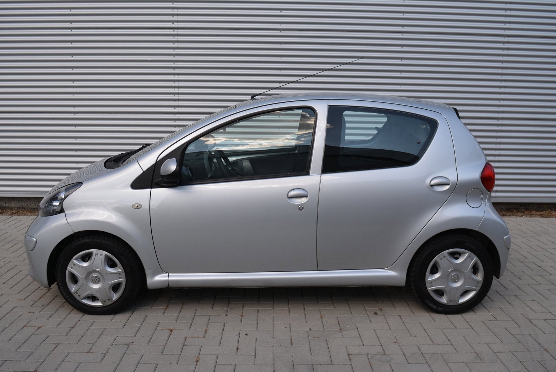Toyota Aygo 1.0-12V + | 5 Drs | Airco | Electr. Pakket | Nwe, Auto's, Voorwielaandrijving, Stof, Gebruikt, 4 stoelen