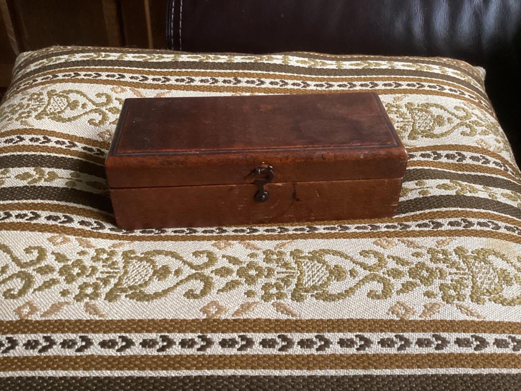 Houten doosje met gewichtjes, Antiek en Kunst, Antiek | Gereedschap en Instrumenten, Ophalen of Verzenden