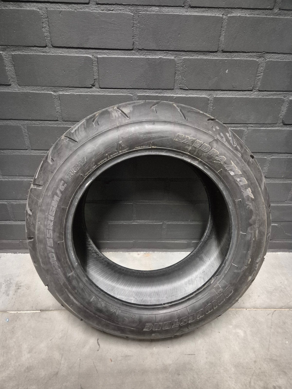 Motorband Bridgestone Exedra Max 240/55R16, Ophalen