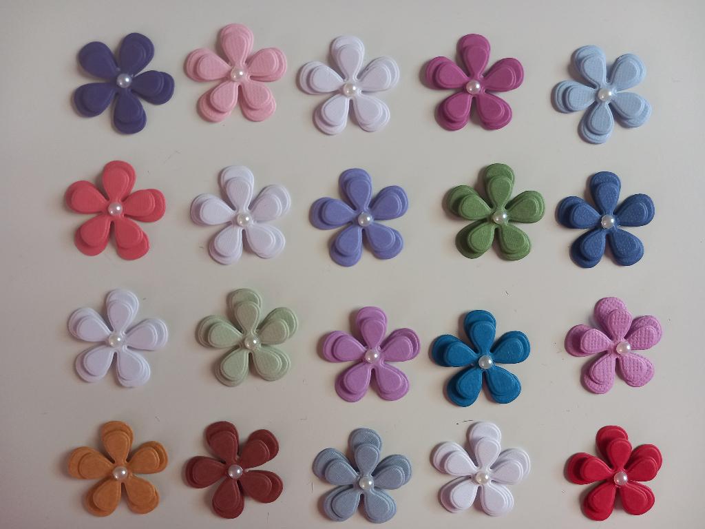 Set 986 eenmalige bloemen stansjes ( al geplakt ), Hobby en Vrije tijd, Kaarten | Zelfgemaakt, Ophalen of Verzenden, Nieuw, Fantasie
