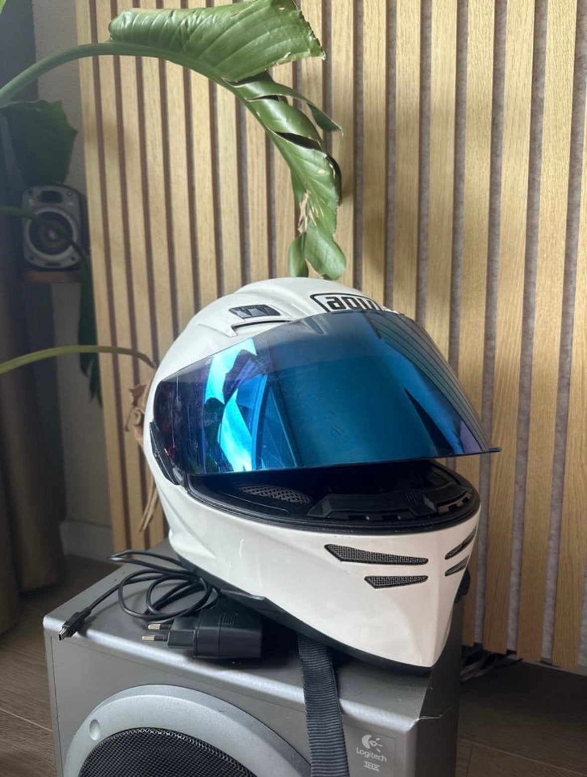 AGU Motorhelm wit, Motoren, Overige merken, Heren, Ophalen of Verzenden, Integraalhelm