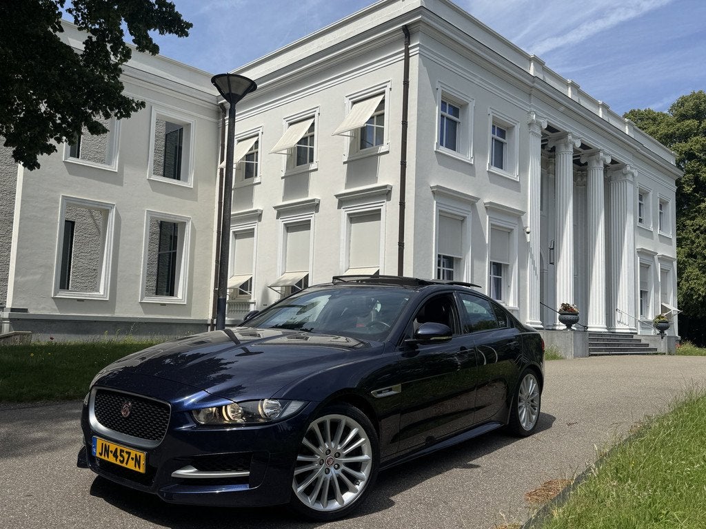Jaguar XE 2.0, R-SPORT, 241PK, ROOD LEDER, Panoramadak, Euro 6, 4 cilinders, Blauw, XE