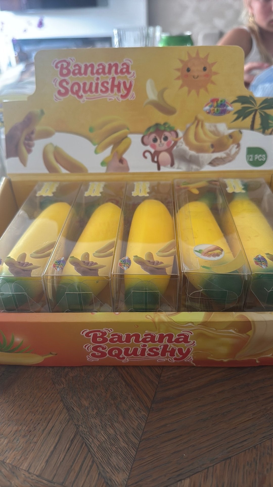 Banana squishy, Ophalen, Jongen of Meisje