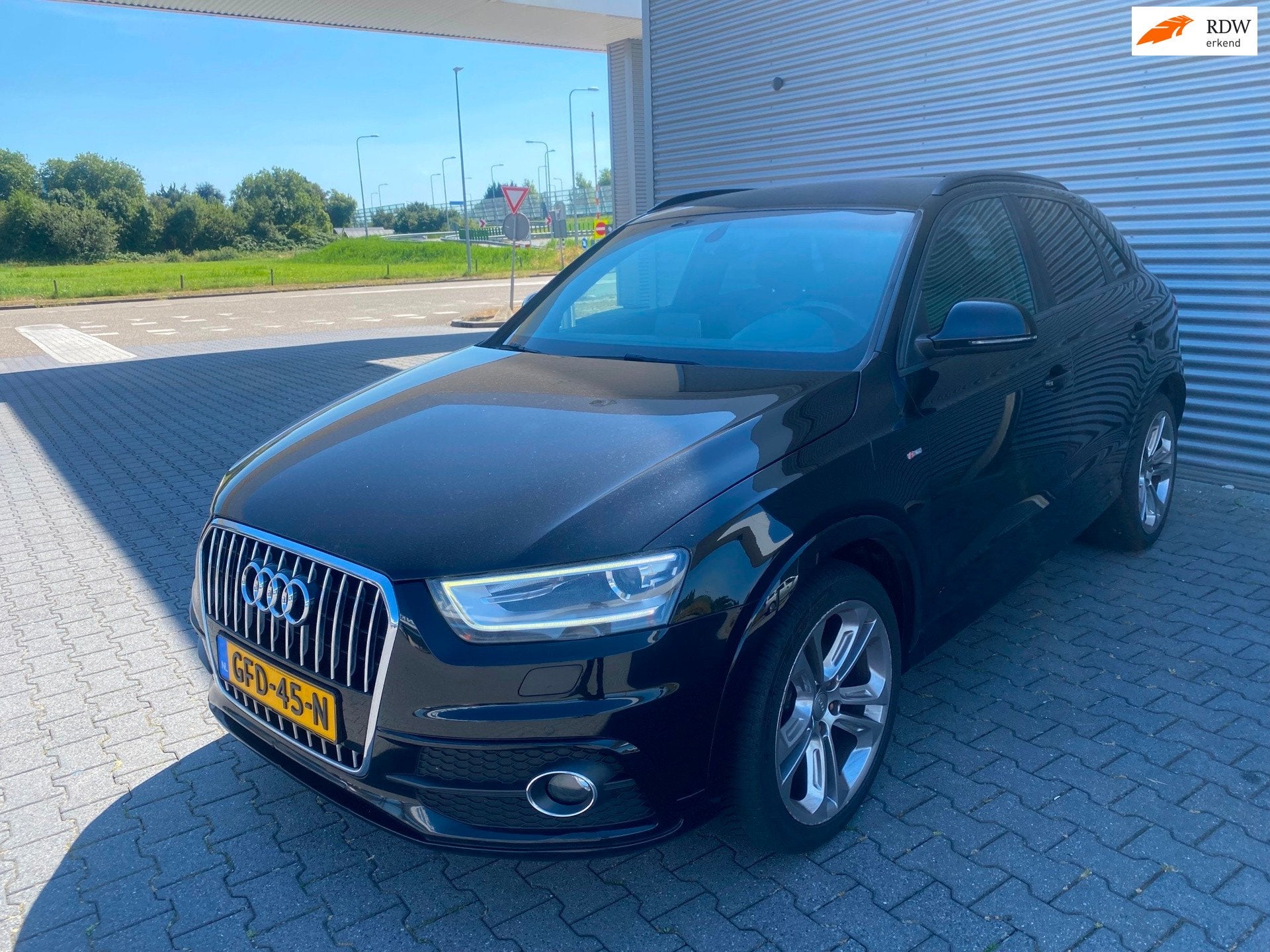 Audi Q3 2.0 TFSI quattro S Edition, Auto's, Audi, Euro 5, Gebruikt, 4 cilinders, Leder en Stof