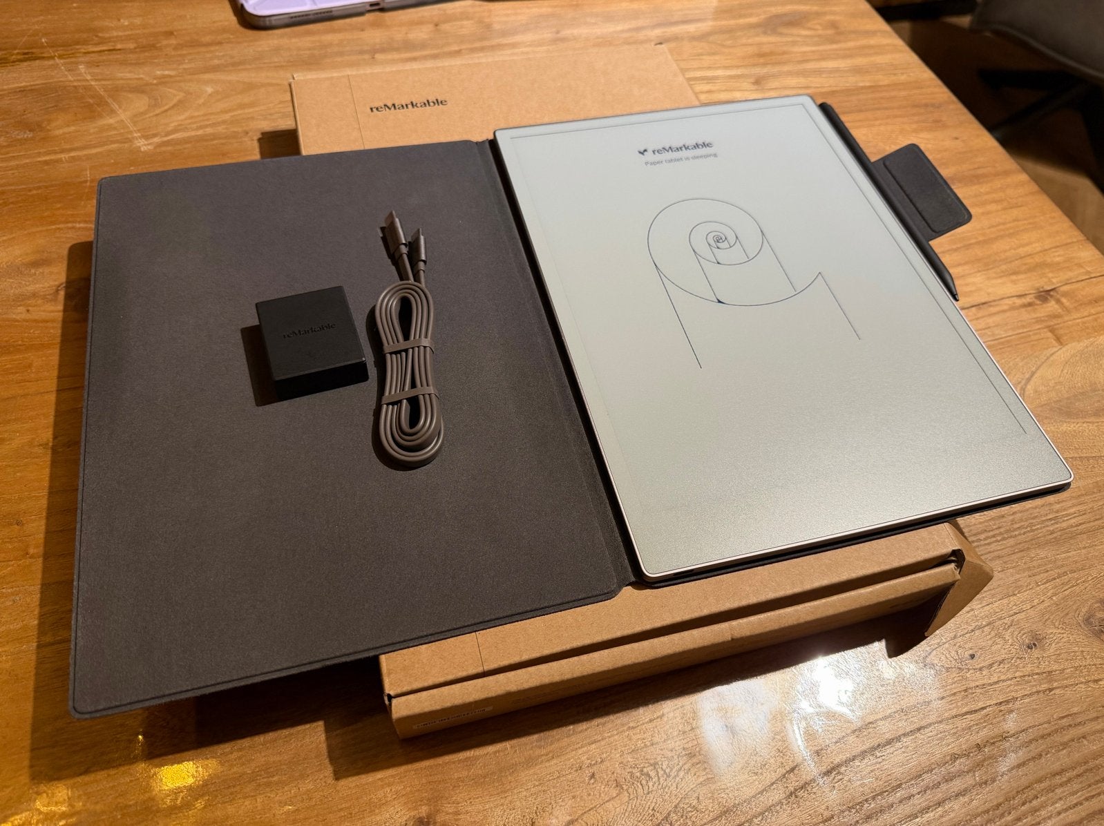 reMarkable Paper Pro met Marker Plus en Book Folio Pro leer, Ophalen of Verzenden, Zo goed als nieuw, Draadloos, ReMarkable