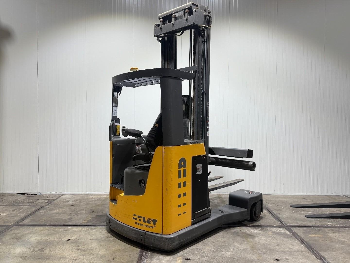 Atlet Vierweg Reachtruck Triplex 6,8M vorkversteller Vierweg, Zakelijke goederen, Machines en Bouw | Heftrucks en Intern transport