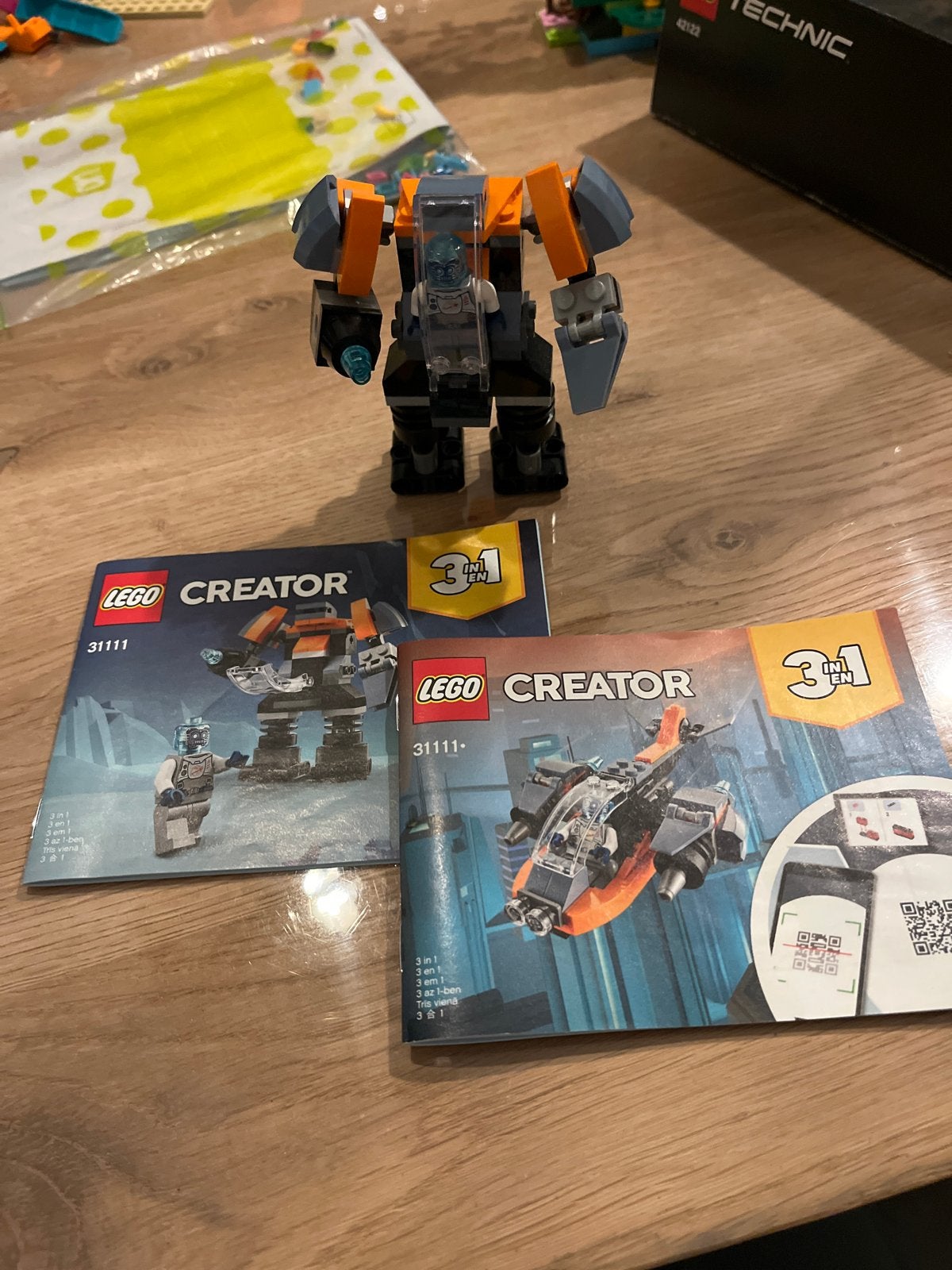 LEGO Creator 31111 Cyber Drone met instructieboekjes, Ophalen of Verzenden, Zo goed als nieuw, Overige merken