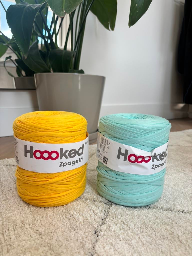 Hooked zpagetti yarn, Ophalen of Verzenden, Zo goed als nieuw, Haken, Wol of Garen