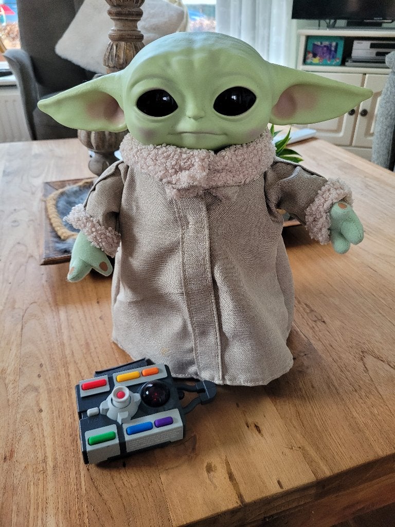 Baby yoda star wars mandolorian robot zgan, Ophalen of Verzenden, Zo goed als nieuw, Actiefiguurtje