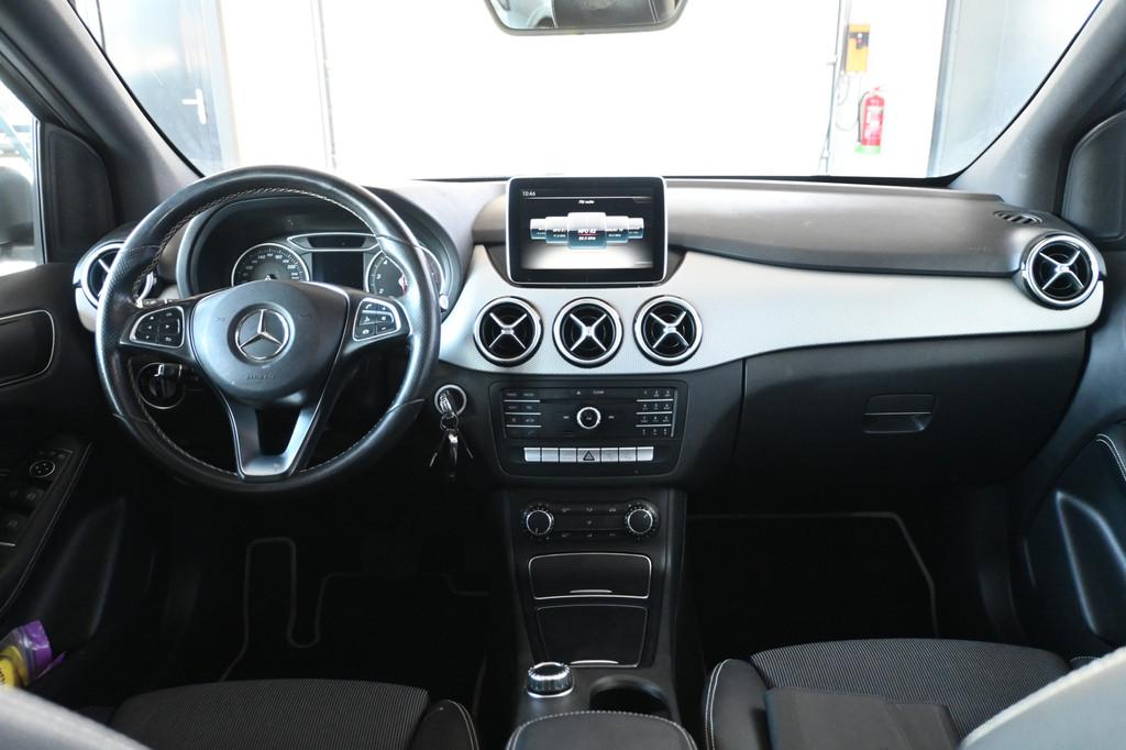 Mercedes-Benz B-Klasse 180 Ambition Automaat Cruise Airco Na, 1325 kg, Gebruikt, Euro 6, 4 cilinders