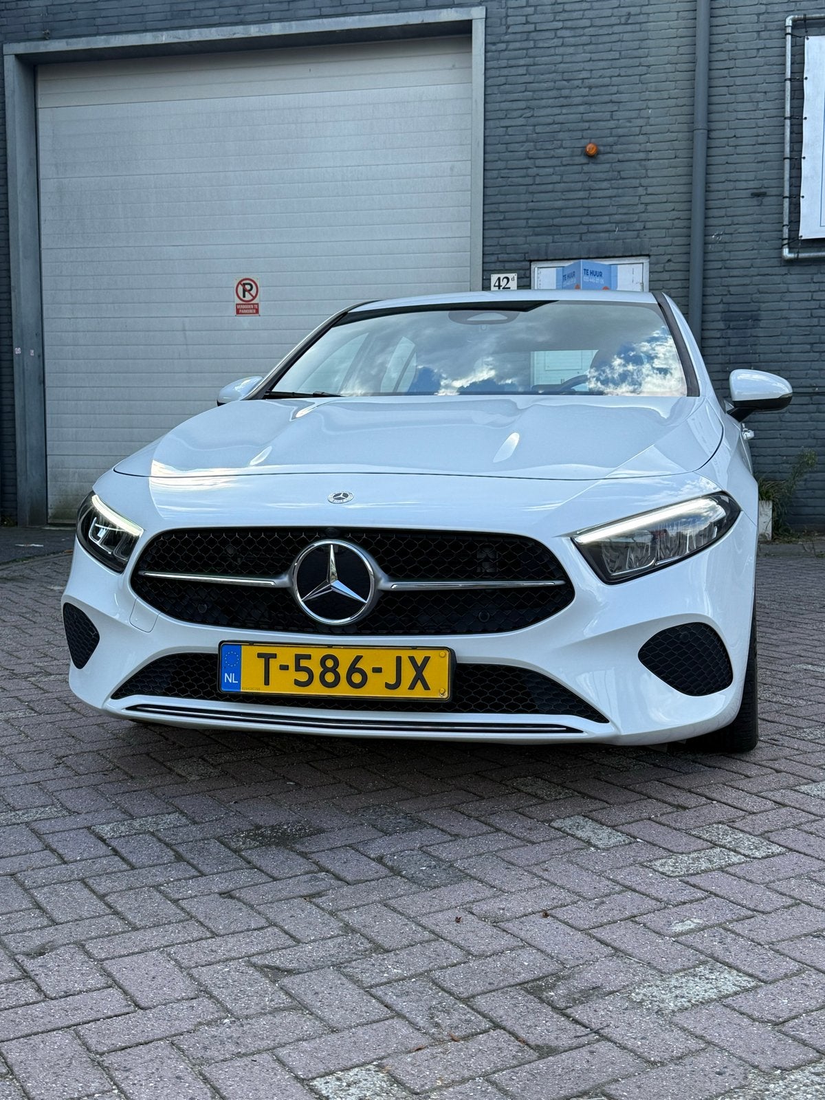 Mercedes-Benz A-Klasse A180 136pk 7G-DCT 2023 Wit 21632 KM, 136 pk, 1340 kg, 4 cilinders, Wit