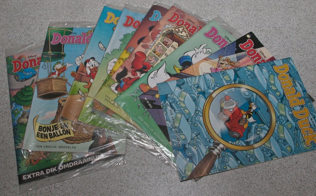 9 Donald Ducks uit 2023. 7 nog in plastic., Europa, Ophalen of Verzenden, Zo goed als nieuw, Meerdere comics