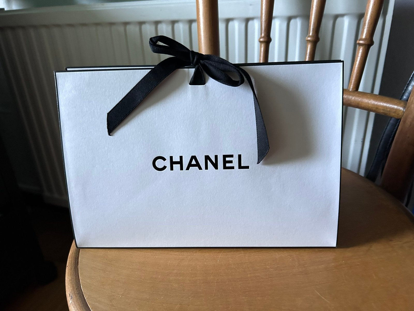 Originele verpakking Chanel + lege fles 200 ml., Ophalen, Zo goed als nieuw