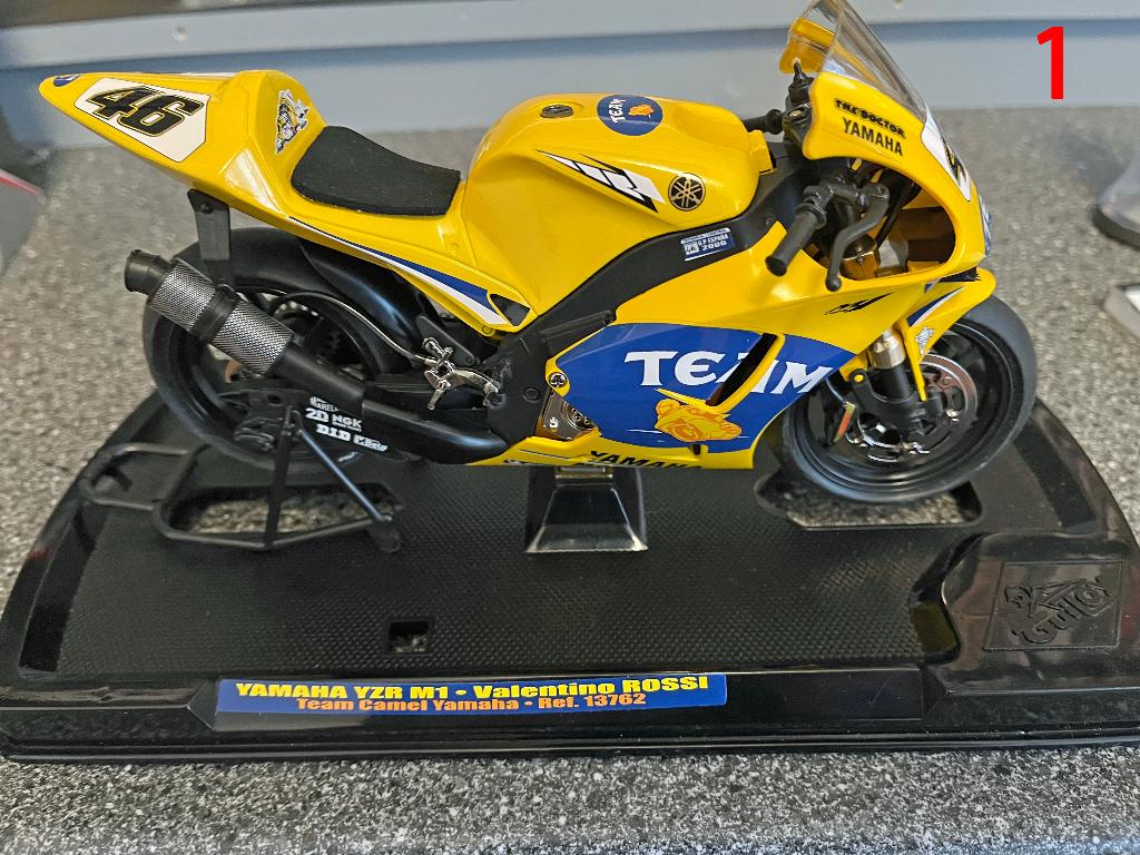 Valentino Rossi YZR M1 Camel Yamaha 2006 1:10, Ophalen of Verzenden, Nieuw, Motor, Overige merken