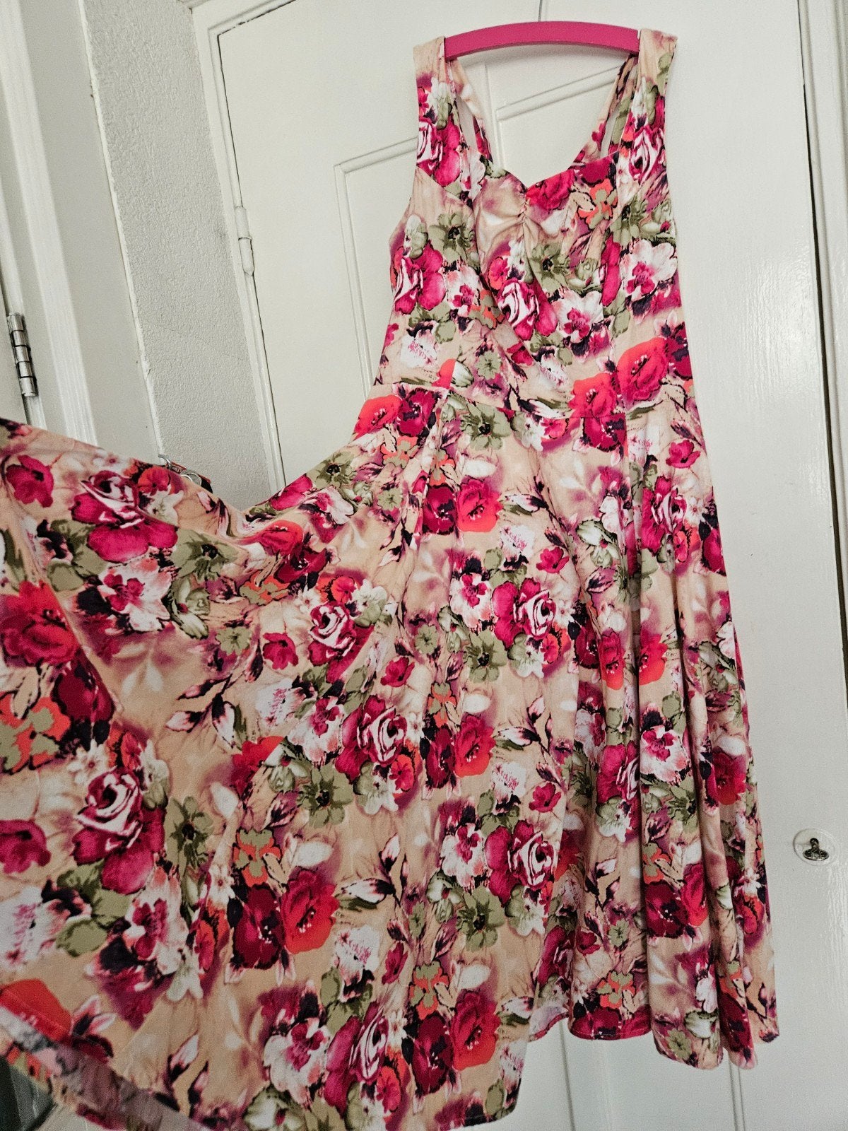 Hearts & Roses jurk met bloemenprint - Maat 40, Kleding | Dames, Jurken, Maat 38/40 (M), Gedragen, Hearts & Roses, Onder de knie