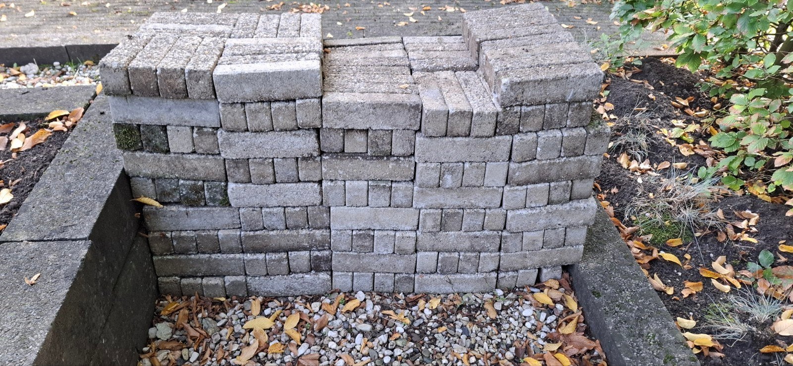 Gratis : ca 300 st. klinkers (grijs) 20x5x6 cms ,afhalen Ede, Tuin en Terras, Ophalen, Gebruikt, Klinkers, Minder dan 5 m²