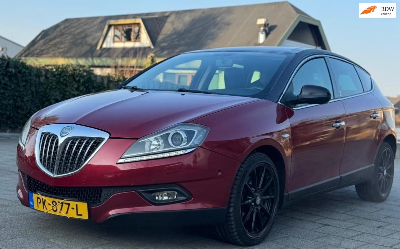 Lancia Delta 1.9-16V Twin-Turbo nieuweapk,2eigenaar, airco,, Auto's, Voorwielaandrijving, Euro 5, Gebruikt, Leder