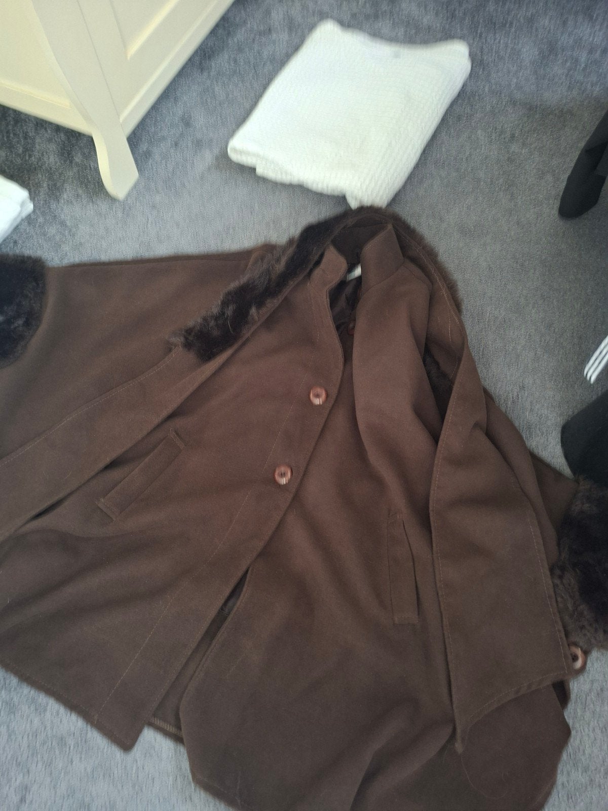 bruine poncho, Ophalen of Verzenden, Zo goed als nieuw