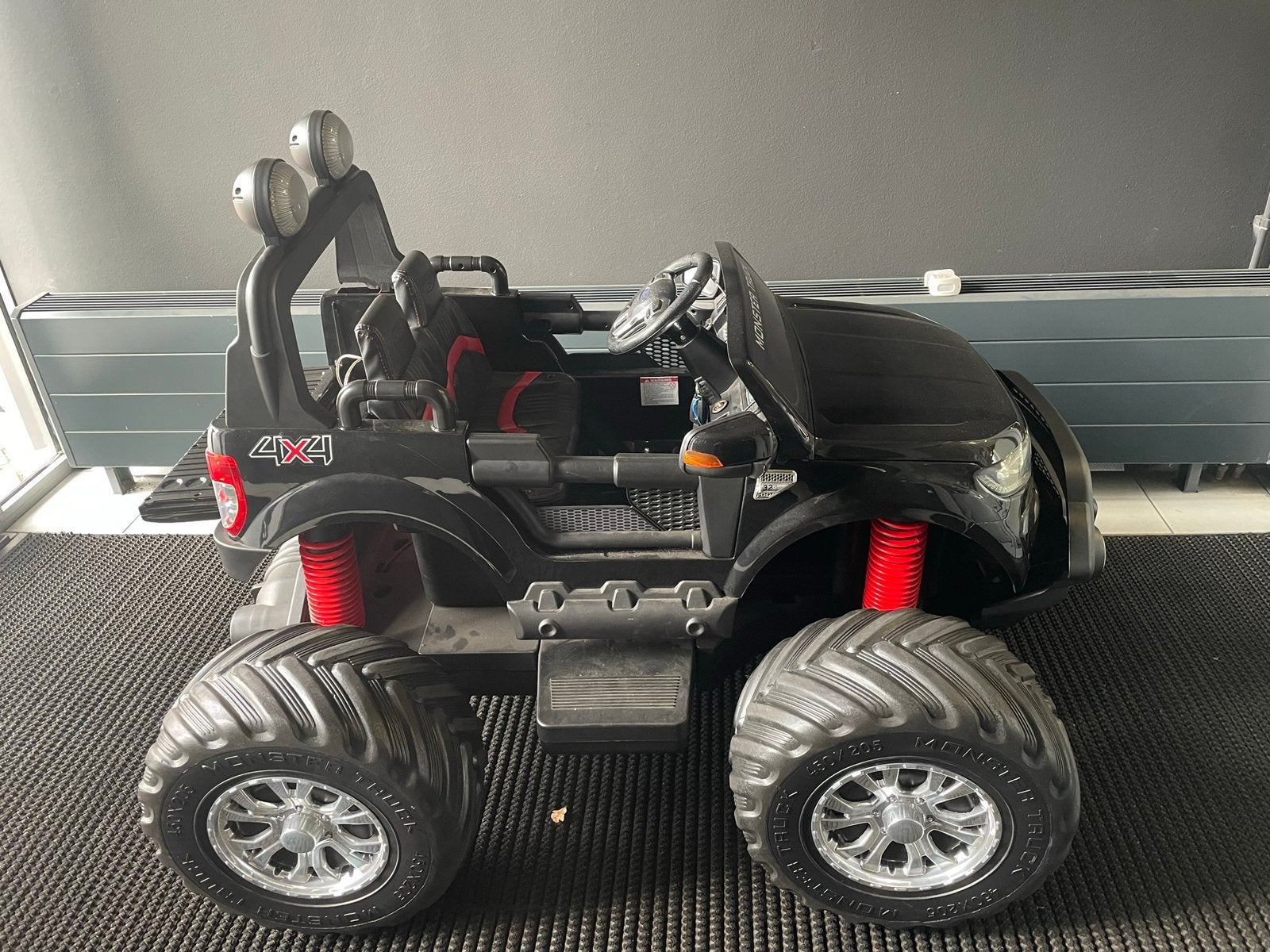 Bestuurbare Speelauto op afstandbediening monstertruck, Ophalen, Gebruikt