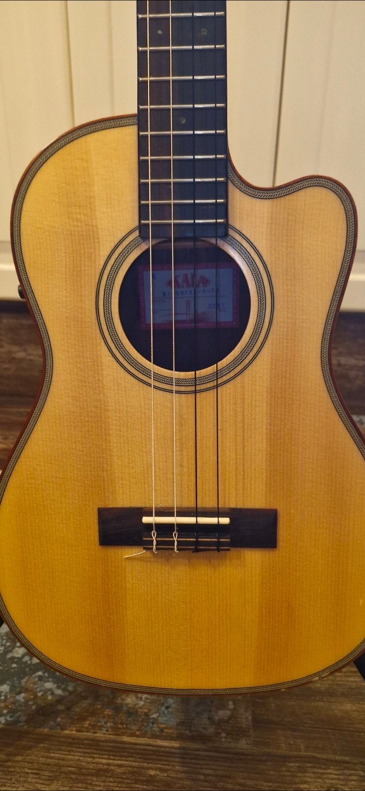 Kala Bariton Ukelele - Zo goed als nieuw, met garantie, Ophalen, Zo goed als nieuw, Ukelele