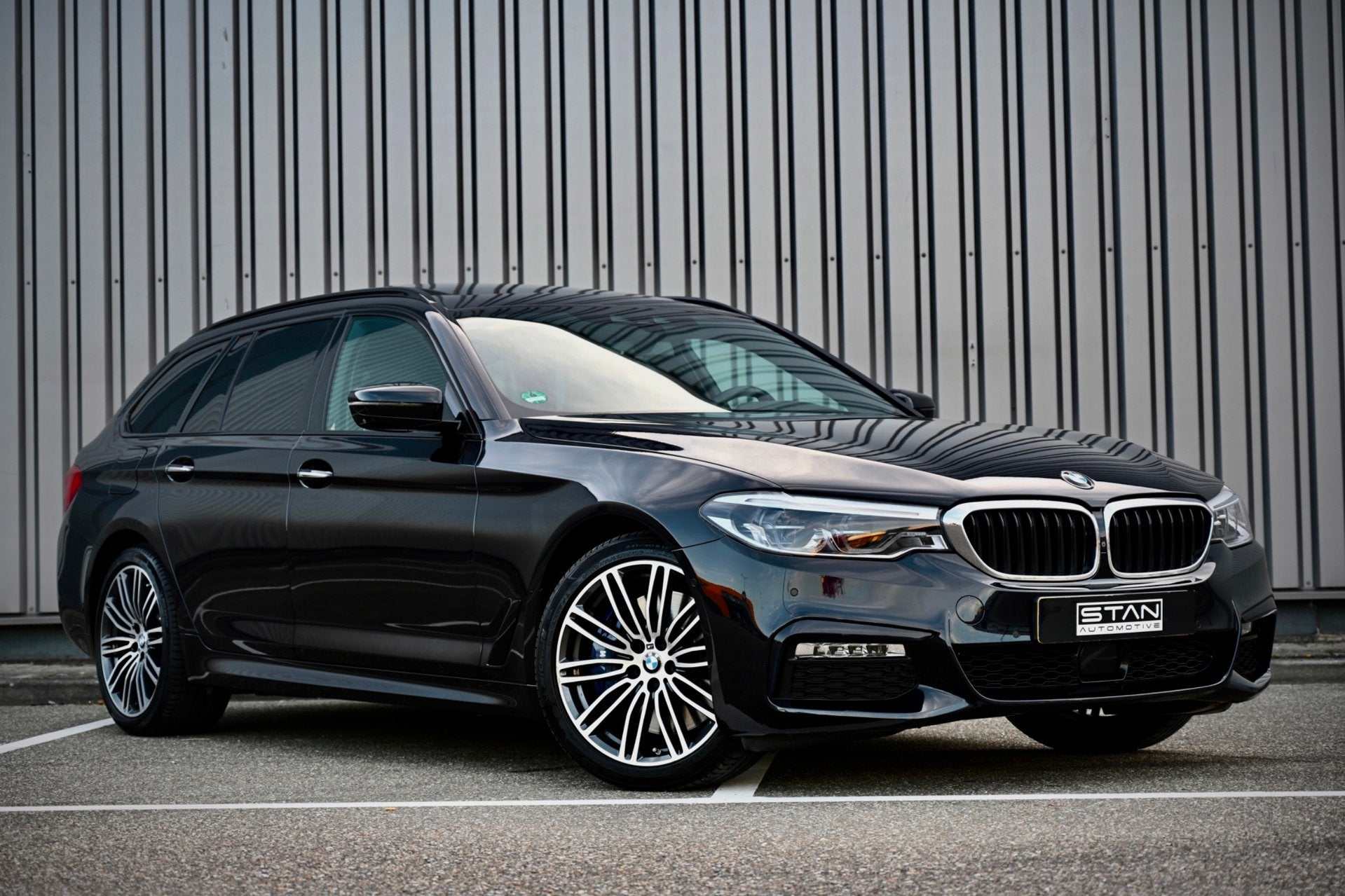 BMW 5-serie Touring 540i xDrive M-Sport High Executive | 2e, Dealer onderhouden, Gebruikt, Euro 6, Verwarmde buitenspiegels