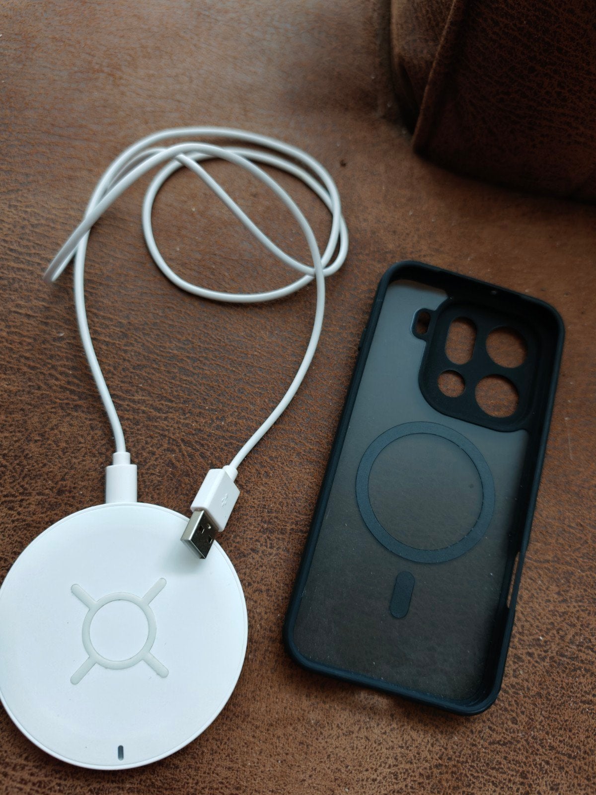 Oppo Find 9 Draadloze Oplader & Beschermhoes, Universeel, Gebruikt, Draadloze oplader, Ophalen of Verzenden