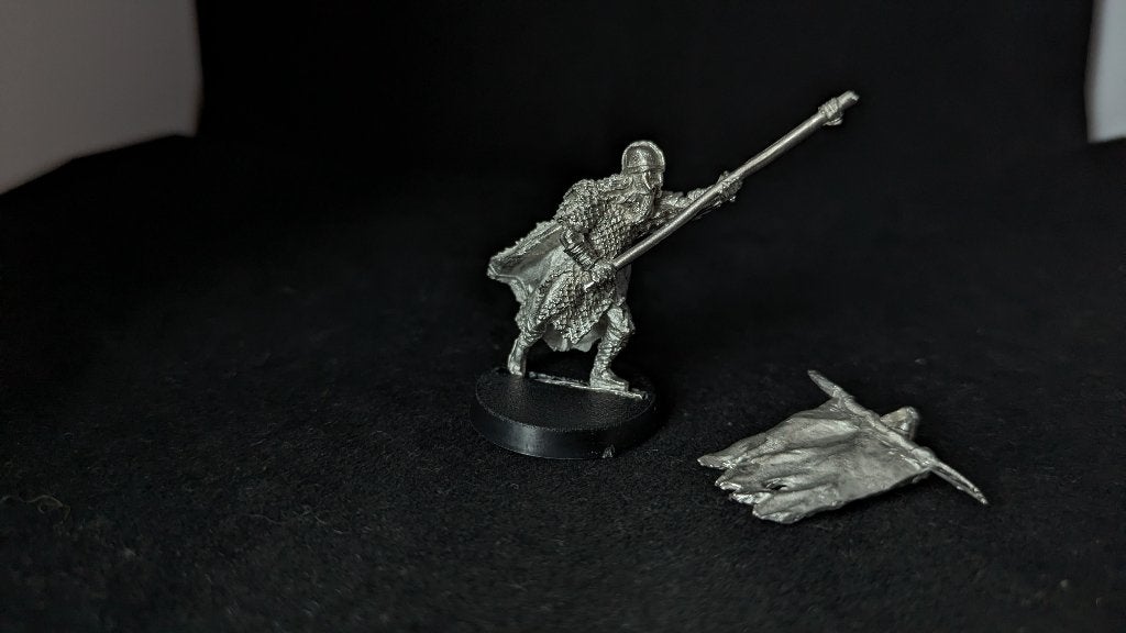 Dunlending Banner Bearer, Ophalen of Verzenden, Zo goed als nieuw, Warhammer